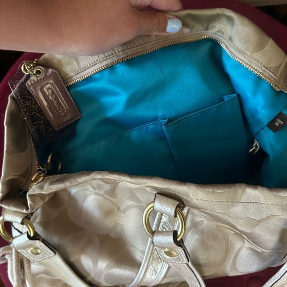 Coach Poppy Purse Gold - Picture 4 of 5